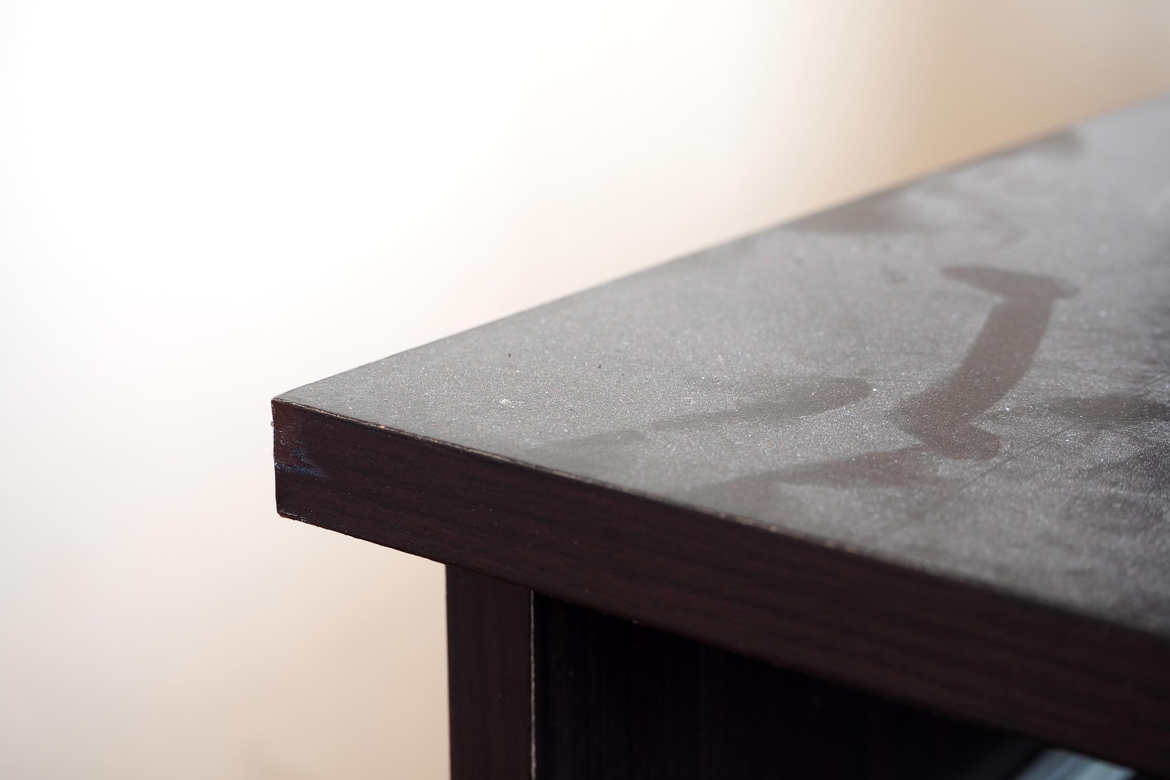 dust table